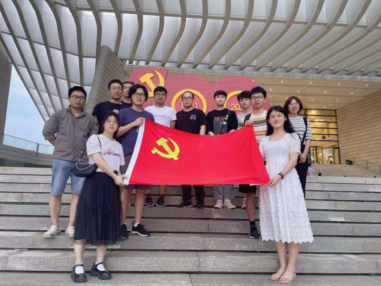 北航青岛研究院研究生临时党支部举行“追忆革命先烈，传承红...